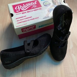 Sketchers memory foam flats